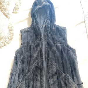 NEW - NORTH FACE - furry vest